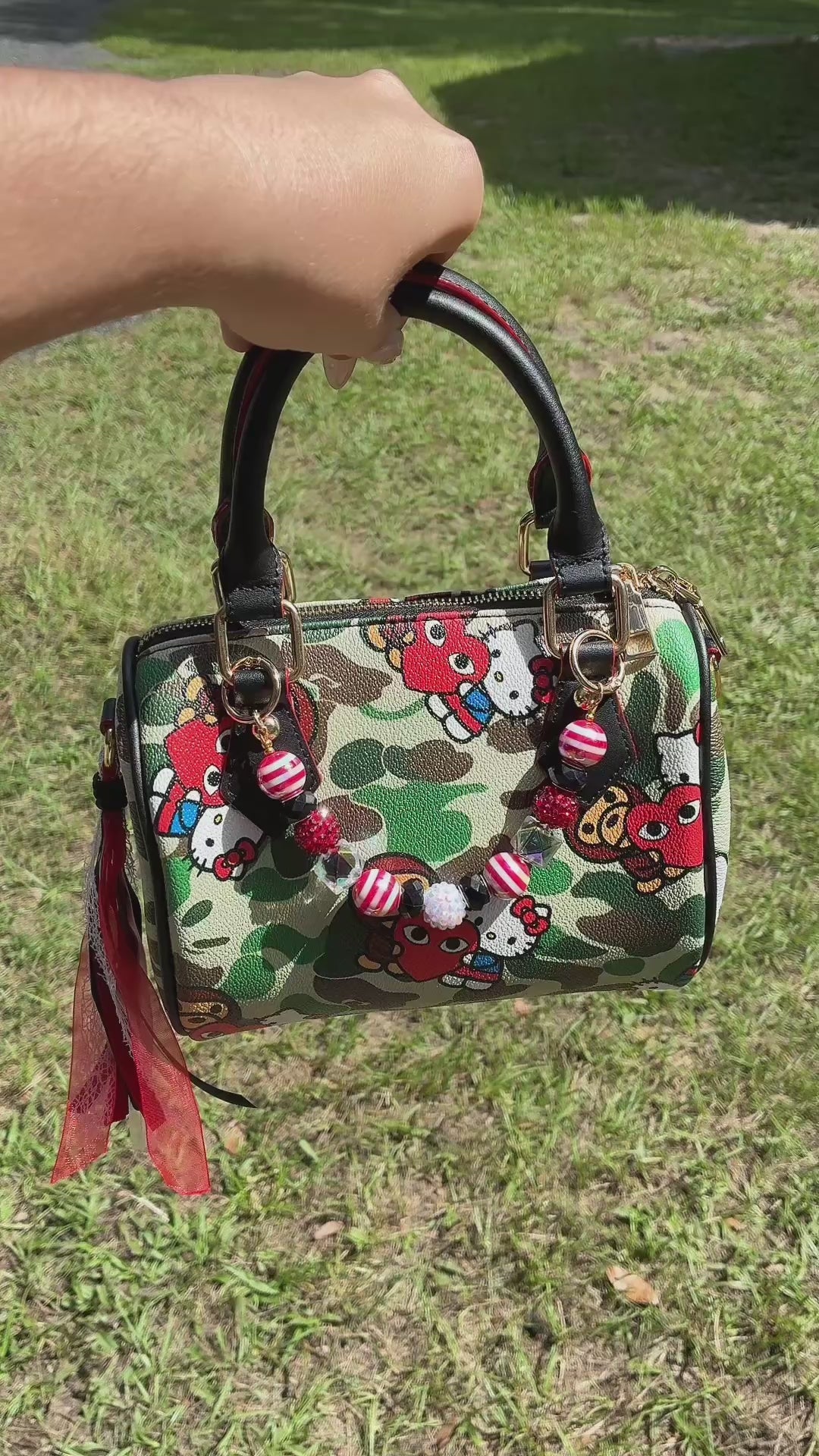 Love Struck Camo Bag 🍒